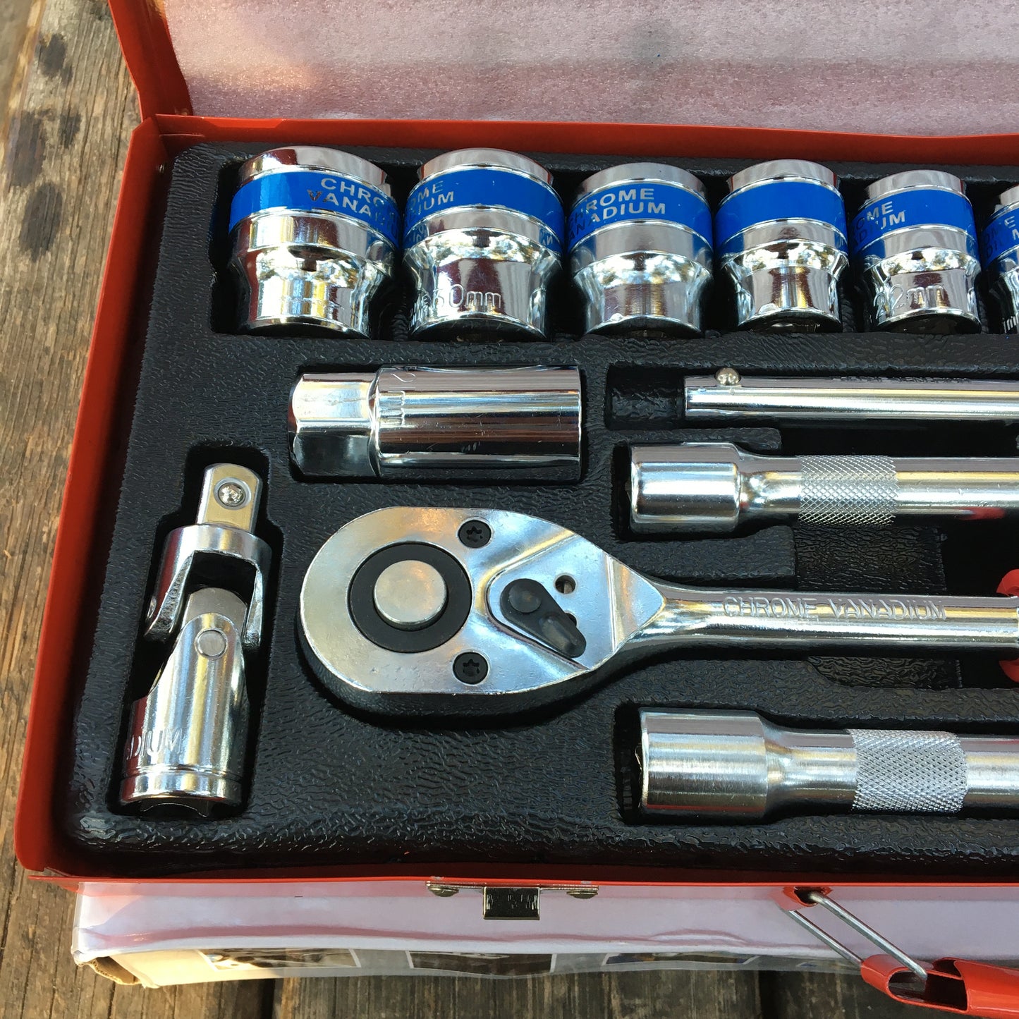 BOÎTE À OUTILS 24 PCS