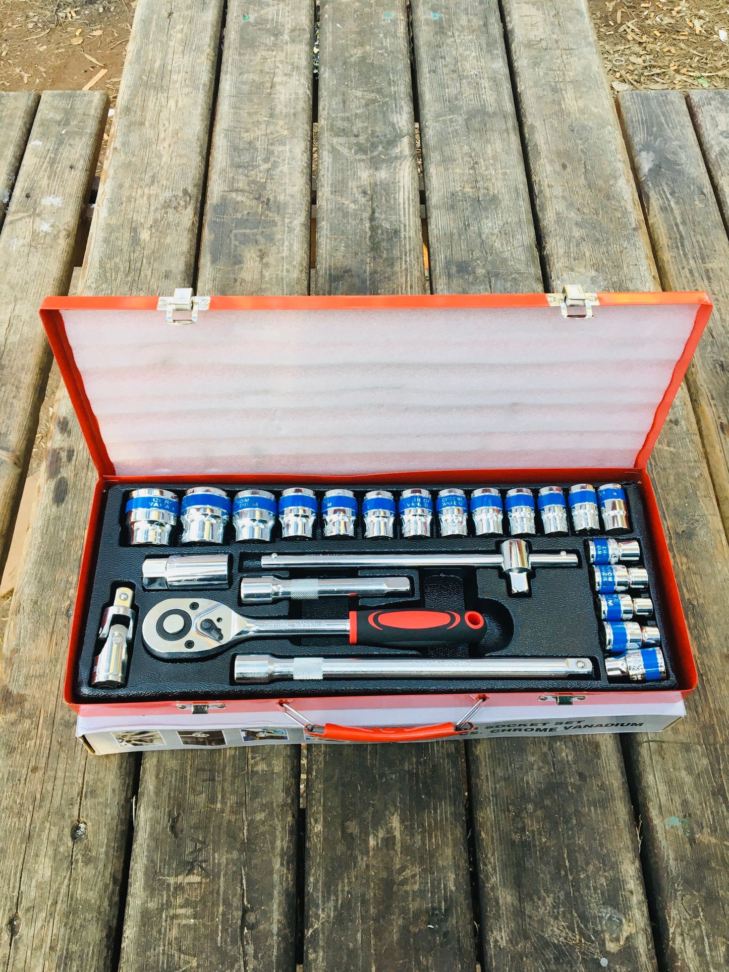 BOÎTE À OUTILS 24 PCS